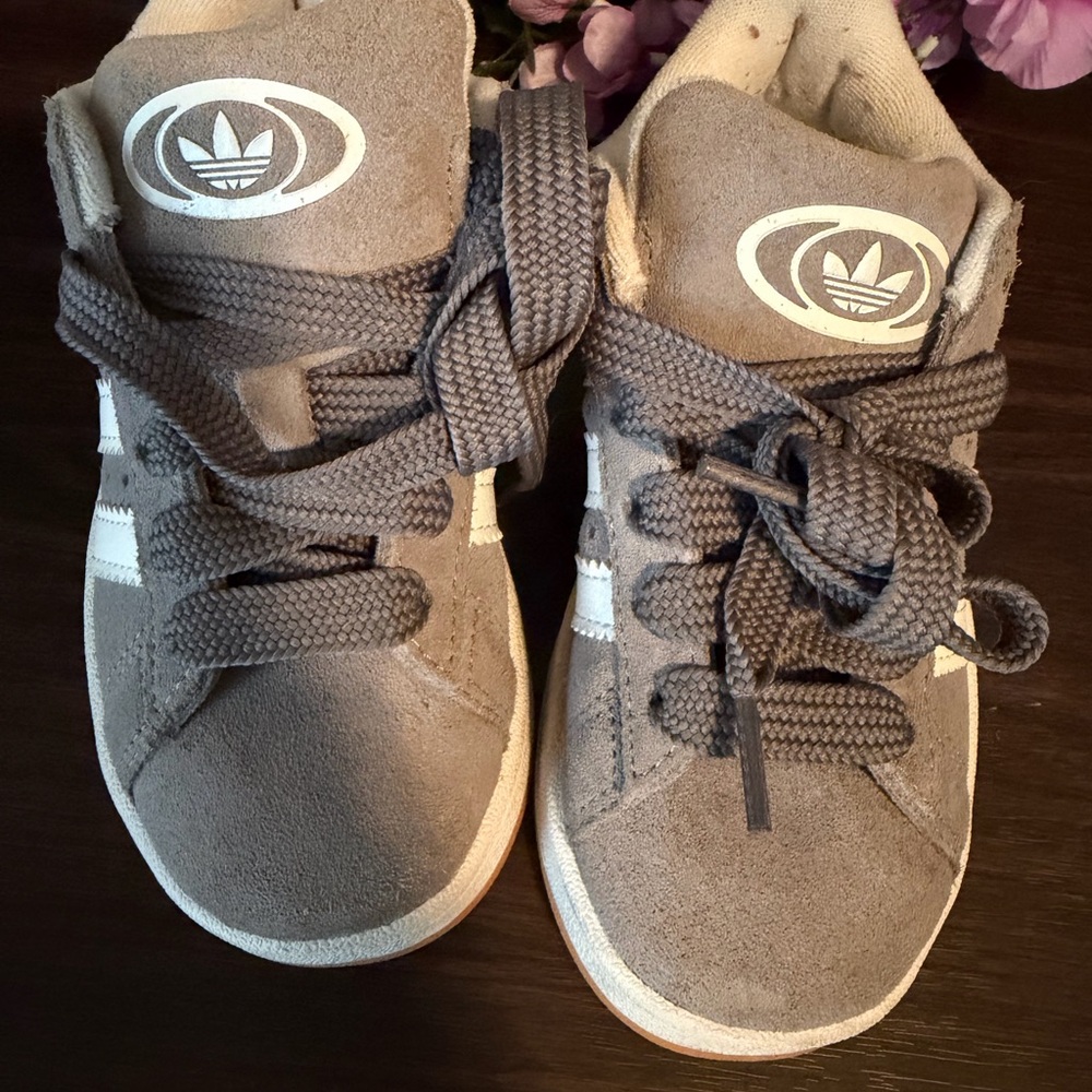 Adidas Kids Gray and White Campus Sneakers - Picture 2 of 6